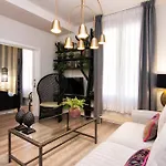 Central Deluxe Apartments